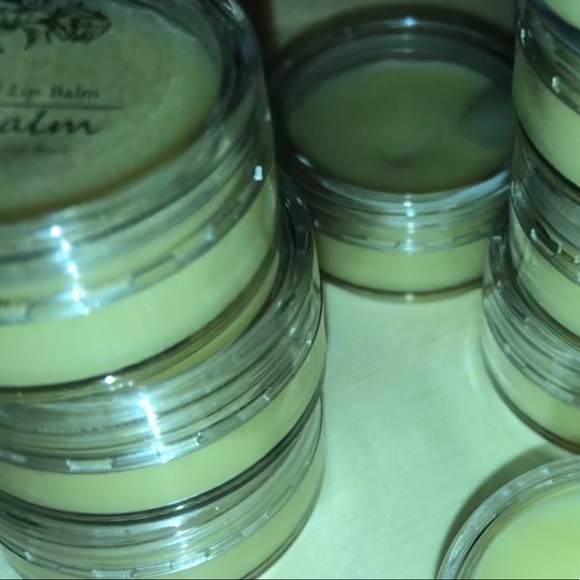 Cocoa & Shea Butter Lip Balm π - Picture 4 of 6